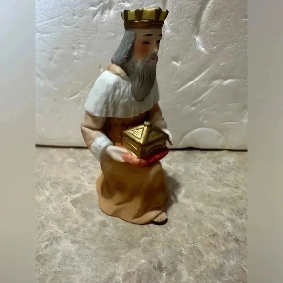 Home Interiors HOMCO #5599 Nativity Replacement Wise Man Kneeling Figurine 5.5" - Picture 2 of 6